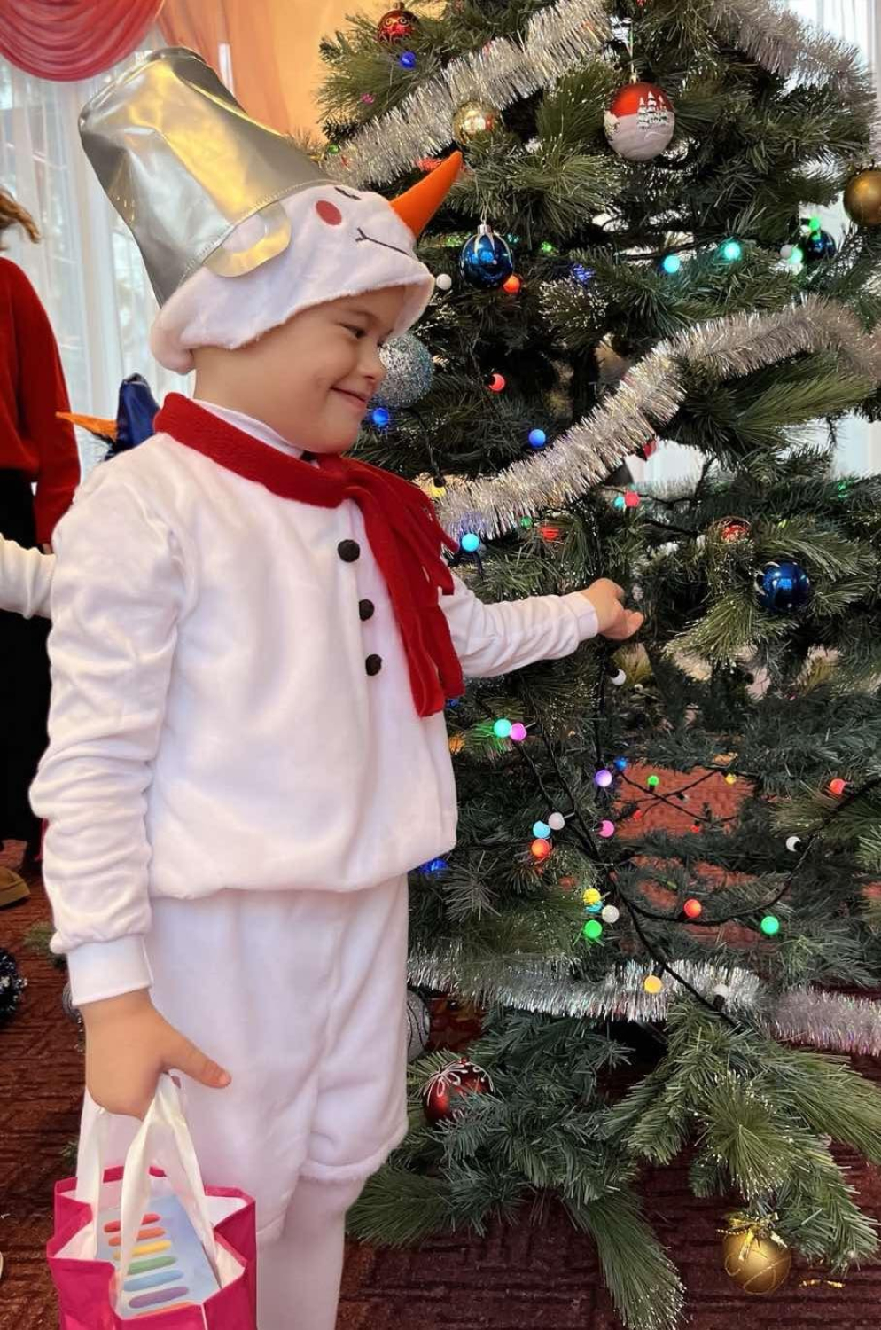 Карнавальний костюм Сніговик №10