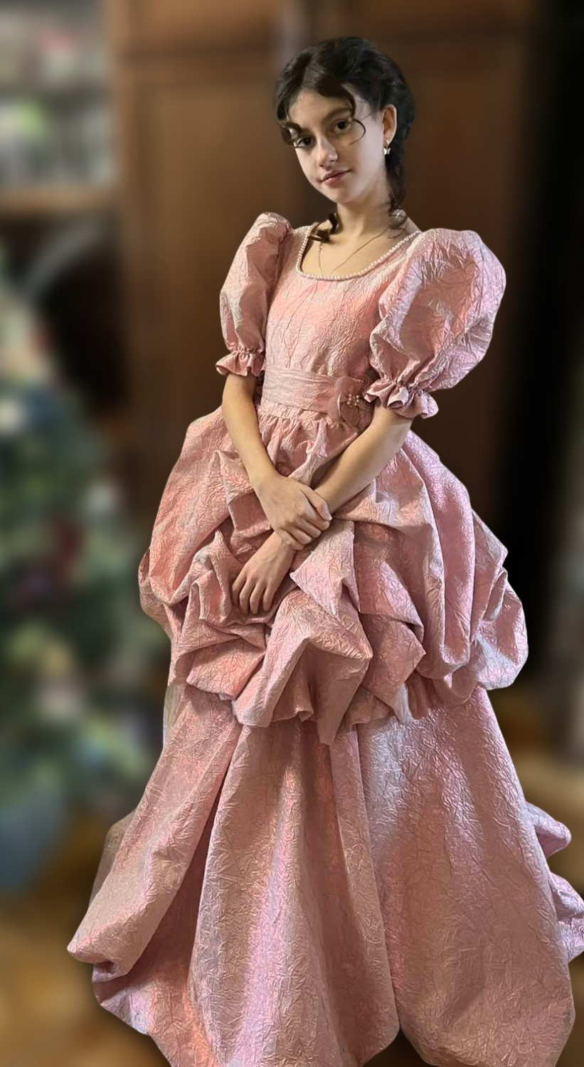 Сукня королева парча пудра