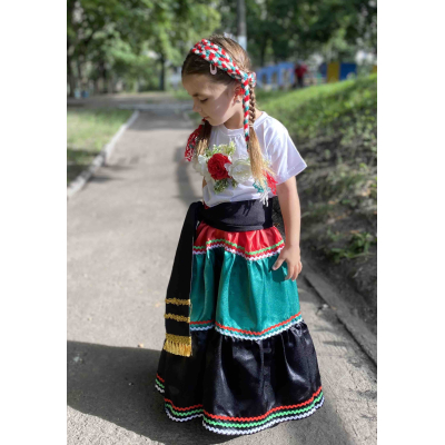 Мексиканський національний костюм для дівчинки