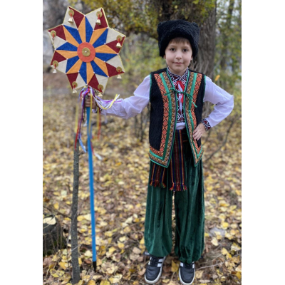 Костюм Колядник  Гуцул Богдан зелений українець Козак