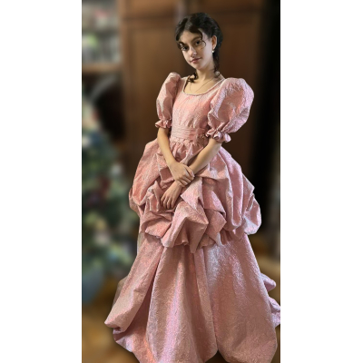 Сукня королева парча пудра